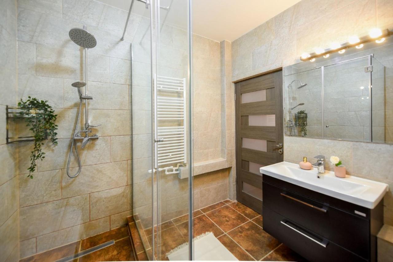 Le Petit & Cosy - Best Location Old Town & Quiet Bukarest Exteriör bild